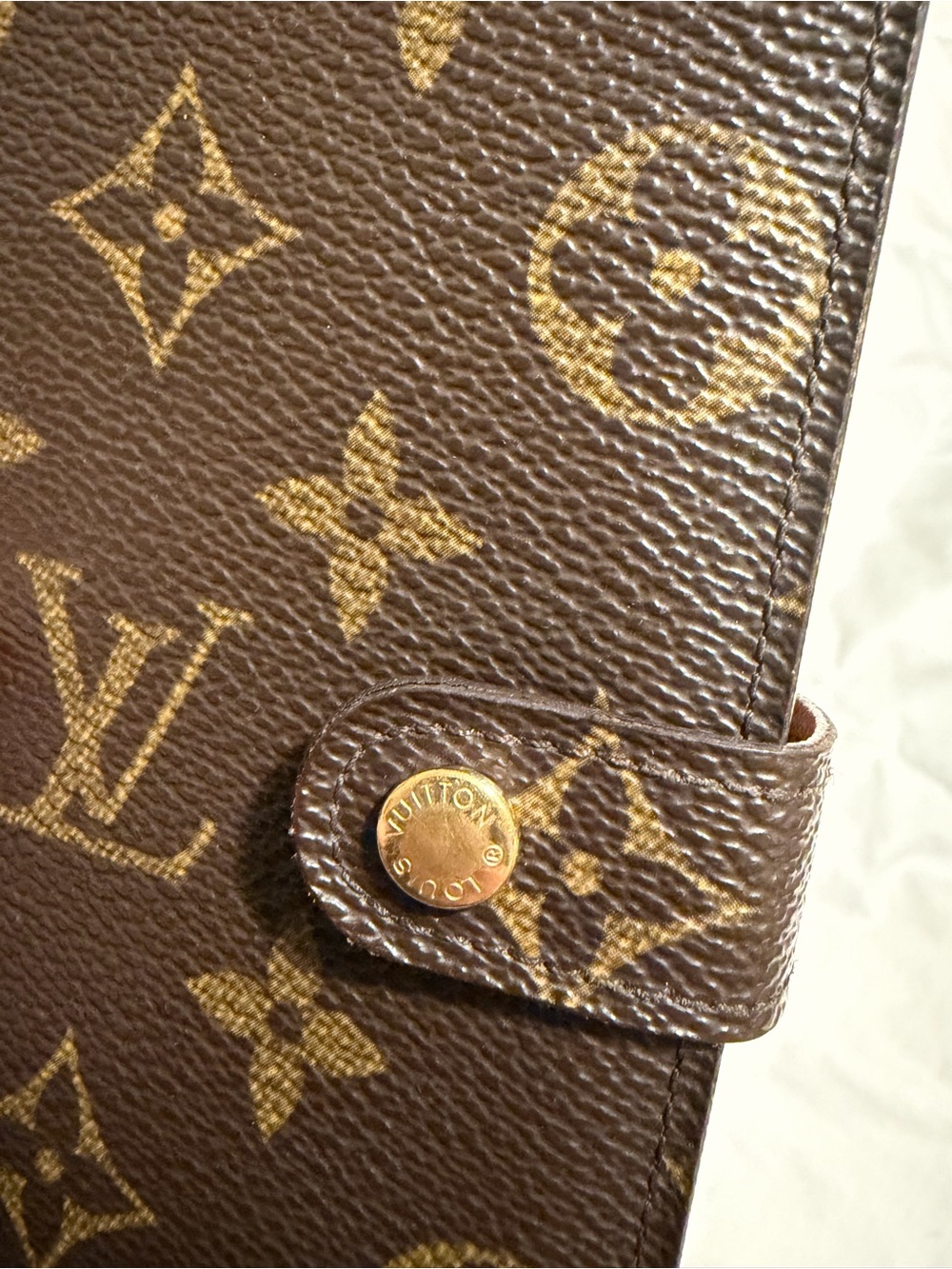 Louis Vuitton Monogram Agenda Cover in Brown and Gold - Picture 2 of 13